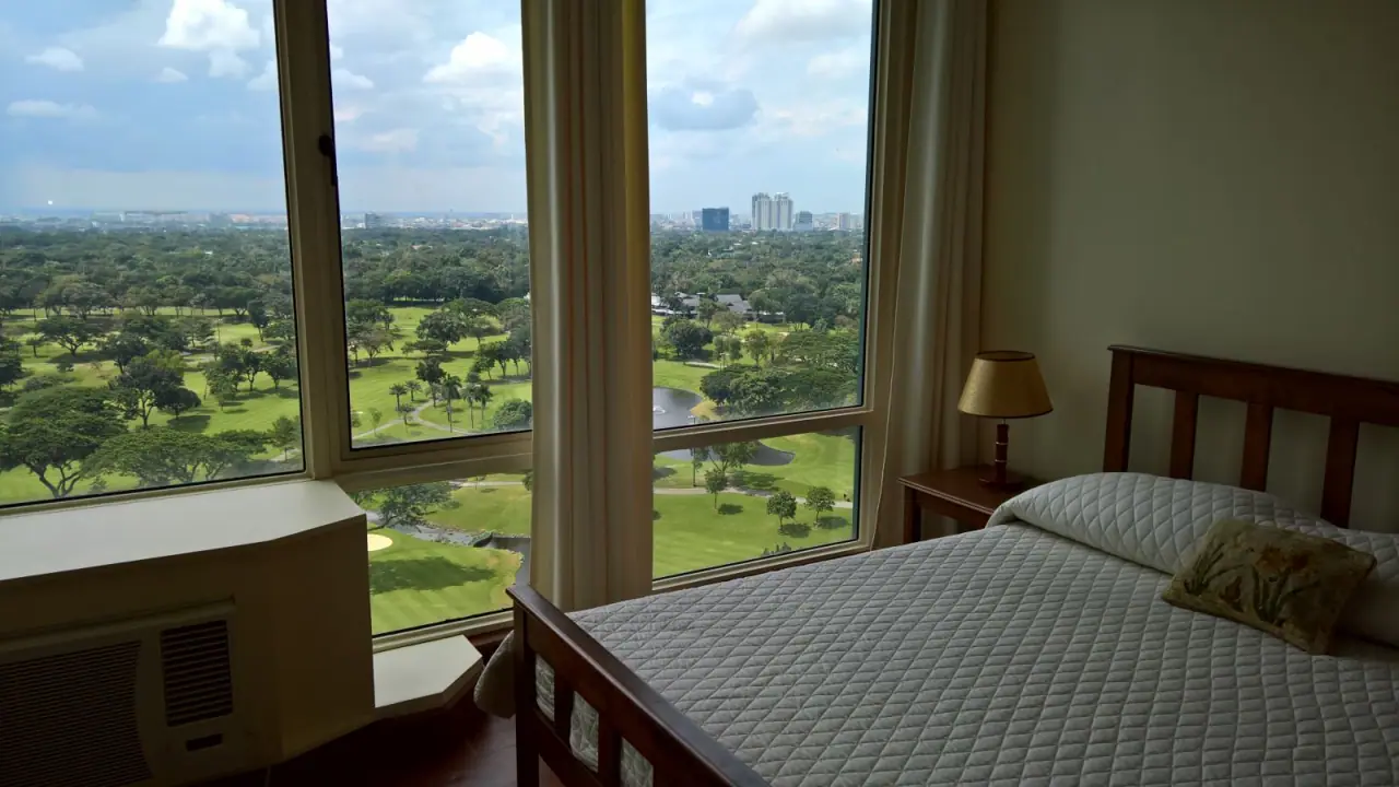 1BR Facing Manila Golf, Bellagio One photo 2
