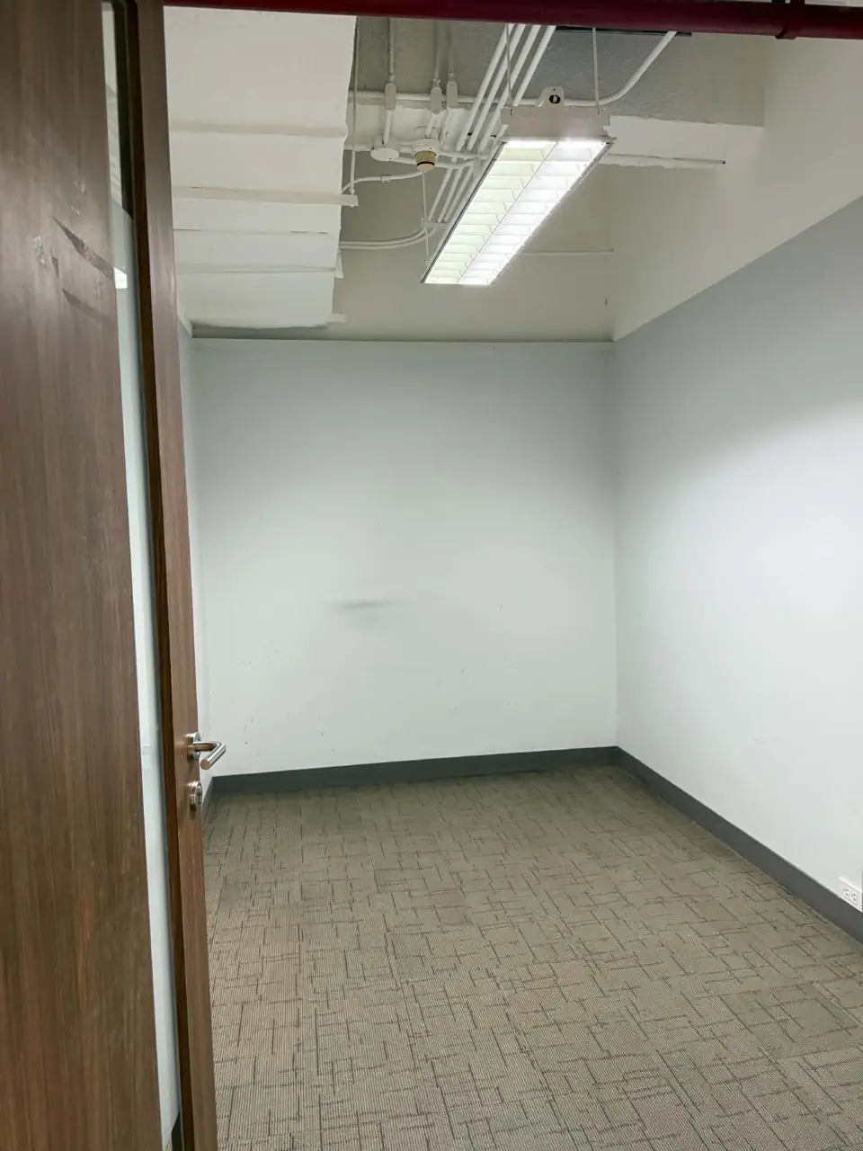 236 sqm Office for Lease, JMT Corporate Condominium photo 8